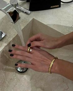 Nail Ring, Girls Nails, 가을 패션, Jewelry Inspo, Astrology Signs, Black Nails, How To Do Nails, Short Nails, Stylish Nails