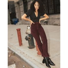 **This Listing Is For 33 Inch Inseam Only** (31 Inch Inseam Available In Separate Listing) Simply Put, We Are Obsessed With The Levi's Ribcage Corduroy High Waisted Bootcut Pants! Slightly Stretchy Corduroy (In Levi's Malbec Smooth Wash) Shapes These Trendy Pants With An Ultra High Waisted Fit, Belt Loops, Branded Top Button, Hidden Zip Fly, And A Five-Pocket Cut. Hip-Hugging Pant Legs Flare Out To A Bootcut Silhouette. Logo Tag At Back. Unlined. 98% Cotton, 2% Elastane. Machine Wash Cold. Impor Instagram Not, Corduroy Pants Outfit, Cord Jeans, Levi's Ribcage, Silhouette Logo, Burgundy Pants, Trendy Pants, Corduroy Jeans, Bootcut Pants