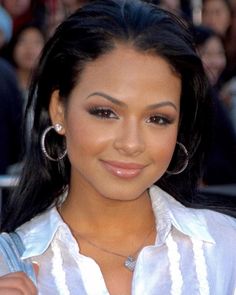 90a Makeup, Women In Their 20s, Christiana Milan, 2000s Beauty, 2000s Makeup Brown Eyes, Early 2000s Makeup Black Women, 2002 Makeup, 2011 Makeup, 90s Eyeshadow