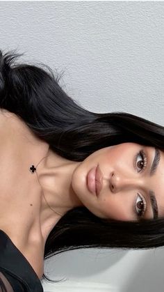 Casual Glam Makeup, Dark Features Makeup, Dark Features Women, Dark Hair Makeup Ideas, Barbie Makeup, Swag Makeup, Smink Inspiration