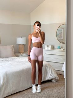 #workout #pilates #oncloudshoes #aritzia #coastal #matildadjerf Athletic Sets Outfit, Active Wear Sets For Women, Almond Sister Aesthetic, All White Gym Outfit, Light Pink Athletic Outfit, Aritzia Gym Outfit, Olivia May Fitness, Pilates Outfit Summer, Workout Asethic Women