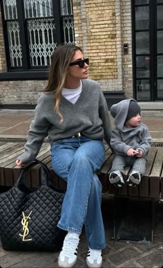 Cool Mum Fashion Winter, Mum Looks Winter, European Mom Fashion, Mom And Son Winter Outfits, Mum Street Style, Mommy And Me Son Outfits, Rich Mum Aesthetic Outfit, Ganni Cap Outfit, Porsche Mom Aesthetic Outfit