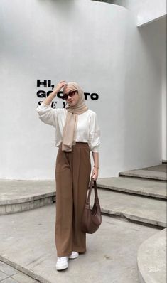 Casual Hip hop dresses with Hijab, girlish hijab styles Outfit Kulot, Casual Hijab