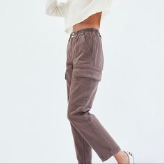 Pac Sun Brownie Utility Cargo Pants Womens Utility Pants Outfit, Womens Cargo Pants Outfit, Fits With Cargo Pants, Cargo Sweatpants Outfit, Utility Pants Outfit, Cargo Pants Outfit Fall, Cargo Pants Women Outfit, Pocket Styles, Denim Fit Guide