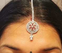 Gorgeous white gold plated Maang tikka with full of CZ stones Length: 5 inches Ready to ship in one business day  Comes in a small box Bindi Tikka Jewelry, Diamond Maang Tikka, Tikka Indian Jewelry, Jewelry Pakistani, Maang Tikka, Pakistani Jewelry, Cz Jewelry, Cz Stone, Hair Jewelry