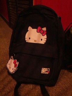 Black Hello Kitty Backpack, Hello Kitty Items Goth, Cute Hello Kitty Accessories, Hello Kitty Backpack For School, Vans Backpack Aesthetic, Hello Kitty Aesthetic Outfit, Hello Kitty Bookbag, Backpacks Hello Kitty, Hello Kitty Cosas