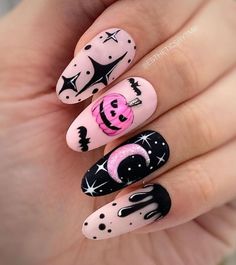 Fun Halloween Nails, Holloween Nails, Kutek Disney, Witchy Nails, Halloween Acrylic Nails, Nagellack Trends, Cute Halloween Nails, Colorful Nails, Nails 2022