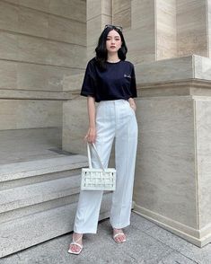 300 Aesthetic, Aesthetic Korean Fashion, Smart Casual Women Outfits, Striped Tops, Fashion Outfit Ideas, Looks Pinterest, Aesthetic Korean, Casual College Outfits, Korean Casual Outfits