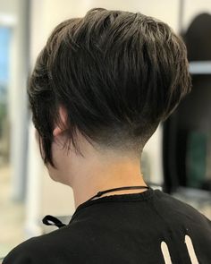 Bob Haircut Back View, Short Bob Pixie, Edgy Short Haircuts, Bob Pixie, Stacked Bob Hairstyles, Short Sassy Haircuts, Short Shag Hairstyles, Beach Wave Hair