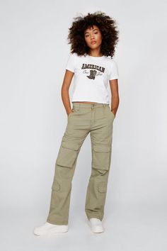 Learn how to style cargo pants outfit summer , casual , winter and all occasions with outfit ideas. Also tips and tricks on how to style cargo pants outfit street style and more! #cargopants #fashiontips #blackcargopants #cargopantsoutfitgirl Outfit Summer Casual, 15 Outfits, Brown Cargo Pants