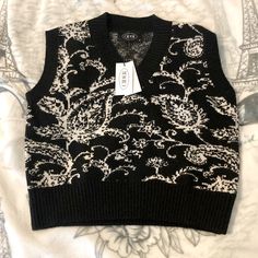 New With Tags Black And White Crop Vest From Cider. Thick, Warm Material With Stretch. Good For A Small Or Medium. Casual Black And White Winter Tops, Trendy Black And White Winter Tops, Crop Vest, Cropped Vest, White Crop, Cider, Jackets & Coats, Jackets For Women, Black White