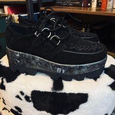 T.U.K platform shoes
Cute statement shoes 
New without tags 
Size 8

#alt #emo #goth Statement Shoes, Shoes Cute, Statement Shoe, Emo Goth, Women's Footwear, Platform Shoes, Women Accessories, Women Shoes, Outfit Accessories