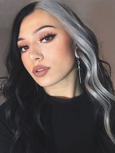 Grunge Blonde, Blonde Grunge, Streaks Hair, Lips Contour, Grunge Ideas, Piercings Jewelry, Blonde Dye, Split Dyed Hair, Arctic Fox Hair Color