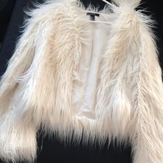 Never Worn Outside Chic White Outerwear For Party, White Party Outerwear For Fall, White Spring Party Outerwear, Spring Party White Outerwear, White Party Outerwear For Spring, Faux Fur Jacket, Fur Jacket, White Cream, Cream White