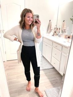 Casual Traveling Outfits, Casual Work Outfits Joggers, Fall Business Casual Outfits Plus Size, Plus Size Weekend Outfit, Casual Friday Teacher Outfit, Mid Size Teacher Outfits, Plus Size Business Casual Work Clothes, Friday Outfit For Work, Casual Outfits Plus Size