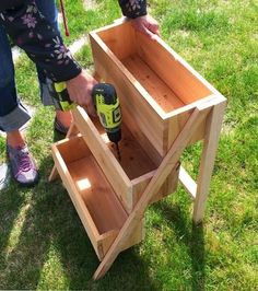 Ana White | Build a $10 Cedar Tiered Flower Planter or Herb Garden | Free and Easy DIY Project and Furniture Plans Balcon Mic, Apartment Balcony Garden, Tiered Planter, Diy Planter Box, نباتات منزلية, Pergola Patio, Diy Planters, Garden Boxes, Garden Bed