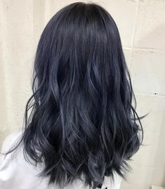 Dark Brown Blue Hair, Korean Blue Hair, Black Hair With Blue Tint, Dark Blue Hair Aesthetic, Midnight Dark Blue Hair, Raven Hair Color, Dark Colored Hair