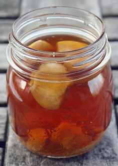 Garlic Honey: The Best Homemade Sore Throat Remedy - Healthy Green Kitchen Honey Sore Throat Remedy, Remedy For Sore Throat, Honey For Sore Throat, Honey Remedies, Sore Throat Tea, For Sore Throat, Throat Remedies, Sore Throat Remedies, Garlic Honey