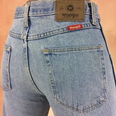 "Size 30 Wrangler Vintage Western Jeans W30 L27 Light Wash Straight-Leg Frayed Jeans, waist 30\" Medium Brand: WRANGLER Size on tag: W30 L30 Fits like 30\" waist, 11\" rise, 24\" thighs, 42\" hips, 27\" inseam, 16\" leg opening! Fits a size 30, but check your measurements and compares the measurement with your garment. (see full measurement below) Recommended size: 30\" (30x27) . Material :  Cotton 100%   Made In Mexico Classic Distressed Frayed Hem Light Wash Cropped Jeans! CONDITIONS:- Distres Wrangler Women, Womens Distressed Jeans, Jeans West, Wrangler Vintage, Western Jeans, Jean Vintage, Jeans Light Wash, Frayed Jeans, Faded Jeans