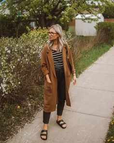 Birkenstock Blazer Outfit, Black Pants Cardigan Outfit, Blazer Cardigan Outfit, Spring Cardigan Outfit 2024, Fall Outfits Women Trendy, Outdoorsy Professional Style, Cardigan Blazer Outfit, Jcrew Style Inspiration 2023, J Crew Style 2023