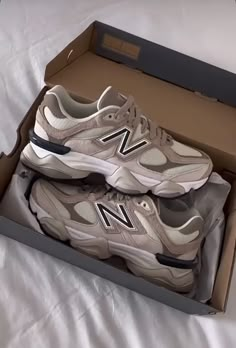 New Balance Outfit Women Street Styles, Women Shoes Aesthetic, White Nike Shoes, Shoes Sneakers Jordans