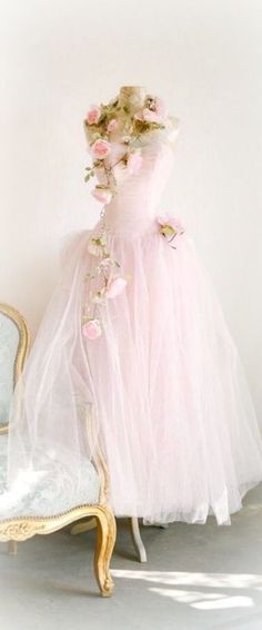 Beautiful, dreamy dress Fairytale Prom Dress, Fairytale Prom, Prom Dresses Strapless, Tulle Pink, Modern Fairy, Dress With Flowers, Strapless Prom Dresses, Modern Fairytale, Pink Fairy