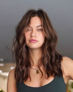 Long Layers On Medium Length Hair Wavy, Wavy Hair For Medium Length, Haircut Fall 2022, Medium Length Hair With Long Layers Wavy, Medium Wavy Hair With Layers, Medium Length Wavy Hair With Face Framing Layers, Layered Haircuts For Frizzy Hair, Haircuts Medium Length Wavy, Medium Length Haircut Wavy Hair Layers