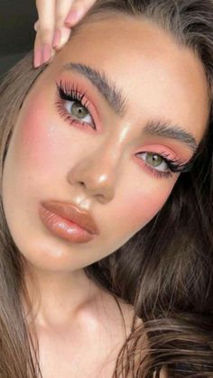 Aesthetic Makeup Wallpaper, Aesthetic Beauty Products, Beauty Products Aesthetic, Makeup Wallpaper, Wallpaper Makeup, Tattoo Beautiful, Peach Makeup, Beauty Tattoo, Bold Eye Makeup