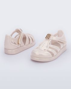 Dream big, mini. Meet the new Mini Melissa Hip Daydream. With a Velcro closure and cushiony insole, this lightweight and easy-to-clean shoe is perfect for all their little explorationswith or without socks. Baby Sandals, Mini Melissa, Clean Shoes, Dream Big, New Baby Products, Socks