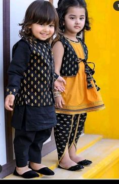 Kids Wedding Outfits Girl, Baby Girl Suit Design, Frocks For Babies, Kids Party Wear Dresses, Kids Ethnic Wear, Kids Party Wear, Kids Dress Collection, Girls Dresses Diy