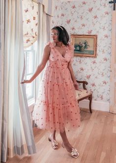 Dollhouse Collection – JessaKae Wendy Dress, Wedding Guest Outfit Fall, Pixie Dress, Royal Dresses, Stylish Party Dresses, Sweetheart Dress, Dress Dusty, Dress With Tie, Swiss Dot