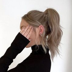 15 Trendy and Chic Short Ponytail Hairstyle Ideas - thepinkgoose.com Ponytail Aesthetic, Thanksgiving Hairstyles, Short Hair Ponytail, Thanksgiving Hair, High Pony, Hair Streaks, Hair Color Pastel, Brown Blonde Hair, Prom Hairstyles