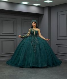 Forest Green Quinceanera Dress, Quinceanera Dress Green, Emerald Green Quince Dress, Quinceanera Dresses Damas, Slytherin Dress, Wedding Dress Green