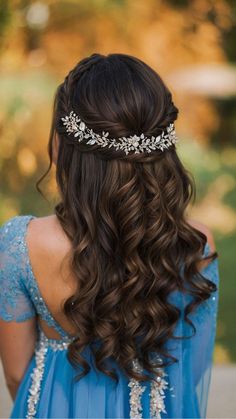 Engagement Hairstyles Open Hair, Hairstyles For Medium Length Hair For A Wedding, Simple Wedding Hairstyles For Medium Length Hair, Simple Hairstyle For Marriage, Bride Hairstyles Dark Brown Hair, Hairstyles For Curly Hair For Wedding, Pony Hairstyle For Wedding, Simple Hairstyle For Engagement, Bridal Medium Length Hairstyles