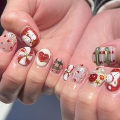 Christmas Winter Nails Gel, Winter Purple Nails, Christmas Junk Nails, Xmas Gel Nails, Nails Inspo Christmas, 3d Christmas Nails, Winter Holiday Nails, Christmas Holiday Nails, Christmas Mani