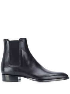 Black leather leather Chelsea boots from SAINT LAURENT featuring almond toe, elasticated side panels and low block heel. Botas Chelsea, Ankle Boots Men, Black Leather Ankle Boots, Black Chelsea Boots, Leather Chelsea Boots, Leather Cap, Side Panels, Shoes Men, Leather Ankle Boots