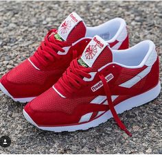 Sneakers Reebok, Fashion Shoes Sneakers, Nike Air Shoes, Reebok Sneakers, Hype Shoes, Reebok Shoes