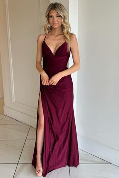 Elevate your formal attire with our Burgundy V-Neck Lace-Up Long Formal Dress! The flattering v-neck and lace-up back create a stunning silhouette while the ruching details accentuate your curves. With a sexy skirt slit, this dress exudes elegance and sophistication. Perfect for any formal occasion.#prom#promdresses#promgown#formaldress#formaloutfit#seniorpromdress#promgown#blacktieeventdresses Customized Dress, Burgundy Formal Dress, Burgundy Evening Dress, Long Formal Gowns, Long Formal Dress, Custom Size Dresses, Burgundy Dress, Mermaid Fashion, Long Prom Dress