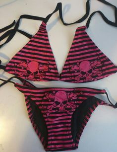 Cute skull bikini Estilo Punk Rock, My Monster, Moda Aesthetic, Estilo Punk, Swaggy Outfits, 2000s Fashion