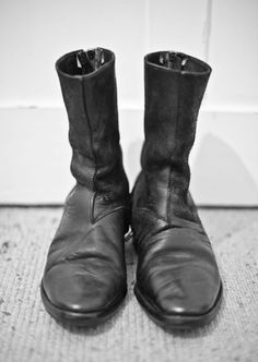 Leg Accessories, Vincent Gallo, Mens Aesthetic, Face Cloth, Shoes Baby, Biker Boots, Womens Rights, David Bowie