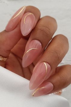 almong long acrylic nails pink cover and gold Kutek Disney, Unghie Sfumate, Neutral Nails, Prom Nails, Classy Nails, Pretty Acrylic Nails