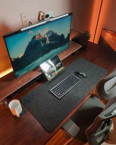 Happy Setup 👨‍💻 📸 @_locspace_ If you like setup related content follow Us... #tech #setup #aesthetic #minimalistic #productivity #deskgoals #desksetup #productivespaces #minimalsetup #deskinspiration #deskdecor #desktour #creativespaces #workstation #bedroominspo #setupinspiration #dreamsetup #desklife #custom setup #clean #cleansetup #officedesign #officedecor #pc #pcsetup #custompc #homeoffice #workspaceinspo #setuptour Tech Setup, Computer Set, Desk Setups, Desk Goals, Desk Inspiration, Custom Pc, Pc Desk