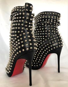 Lady Boots, Chic High Heels, Sock Ankle Boots, Fleece Boots, Studded Ankle Boots, Shoes Outfit Fashion, Stiletto Shoes, Beautiful Boots, Red Sole