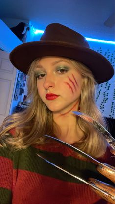 Freddy Krueger Makeup Ideas, Freddy Kruger Makeup Ideas, Freddy Krueger Makeup Cute, Halloween Costume Ideas Horror Movie, Freddy Kruger Make Up Girl, Freddy Krueger Eyeshadow, Horror Movie Villain Costumes, Freddie Cruger Make Up, Freddy Krueger Inspired Makeup