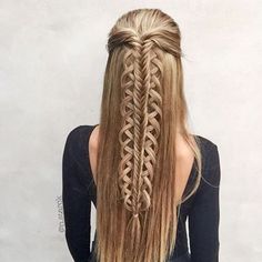 IG: n.starck Fish Plait, Knot Braids, Hippy Hair, Fishtail Hairstyles, Celtic Hair, Fishtail Braid Hairstyles, Unique Braids, Summer Braids