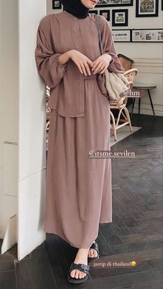 Set Outfit Two Pieces, Fashion Hijab Style, Hijab Inspiration, Moslem Fashion, Fashion Identity, Modest Dresses Fashion, Blouse Casual Fashion