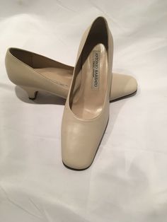 ANTONIO BARBATO BEIGE LEATHER FLATS - SIZE 37 / US 7 EXCELLENT CONDITION - WORN ONCE! FAST SHIPPING TRUSTED & TOP SELLER THANK YOU FOR LOOKING JO&L Cute Jeans, Top Seller, Chanel Ballet Flats, Leather Flats, Salvatore Ferragamo Flats, Loafers, Thank You, Leather