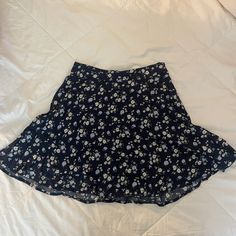 Brand New Never Worn, Tags Still On Casual High Waist Skirt With Floral Print, Casual High-waist Skirt With Floral Print, Casual High Waist Floral Print Skirt, Casual High-waisted Floral Print Skirt, Flowy Mini Skirt Casual Style, Casual High Waist Floral Print Mini Skirt, Trendy Blue Flowy Mini Skirt, Blue High-waist Floral Print Skirt, Casual Floral Print Skort