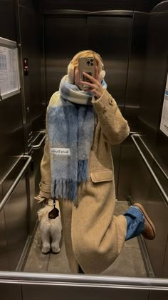 Winter Style Inspo - жмите на кнопку Перейти чтобы попасть в канал про стиль Minimalist Winter Outfit, Winter Coat Outfits, Cozy Oversized Sweaters, Winter Ootd, Loose Fit Sweater, Oversized Sweater Women, Stylish Winter Outfits, Winter Fashion Outfits Casual