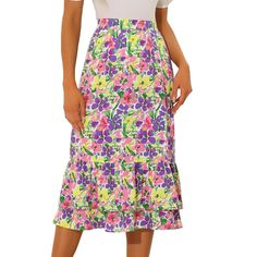 Featuring pretty ditsy floral prints, this midi skirt is a summer option that can be worn with just about anything. Channel elegant style in this midi skirt which is beautifully printed with a blossom pattern for a versatile look. It is made of lightweight fabric, adding definition to the free-flowing design. Falling to a waterfall midi hem, it sits high on the waist with a discreet side zip fastening. Summer days call for effortlessly feminine styles like skirts. Beach Cocktail Party, Brunch Picnic, Casual Maxi Skirt, Button Down Denim Skirt, Skirt Chiffon, Bodycon Midi Skirt, Ruffle Fabric, Tiered Ruffle Skirt, Printed Skirt